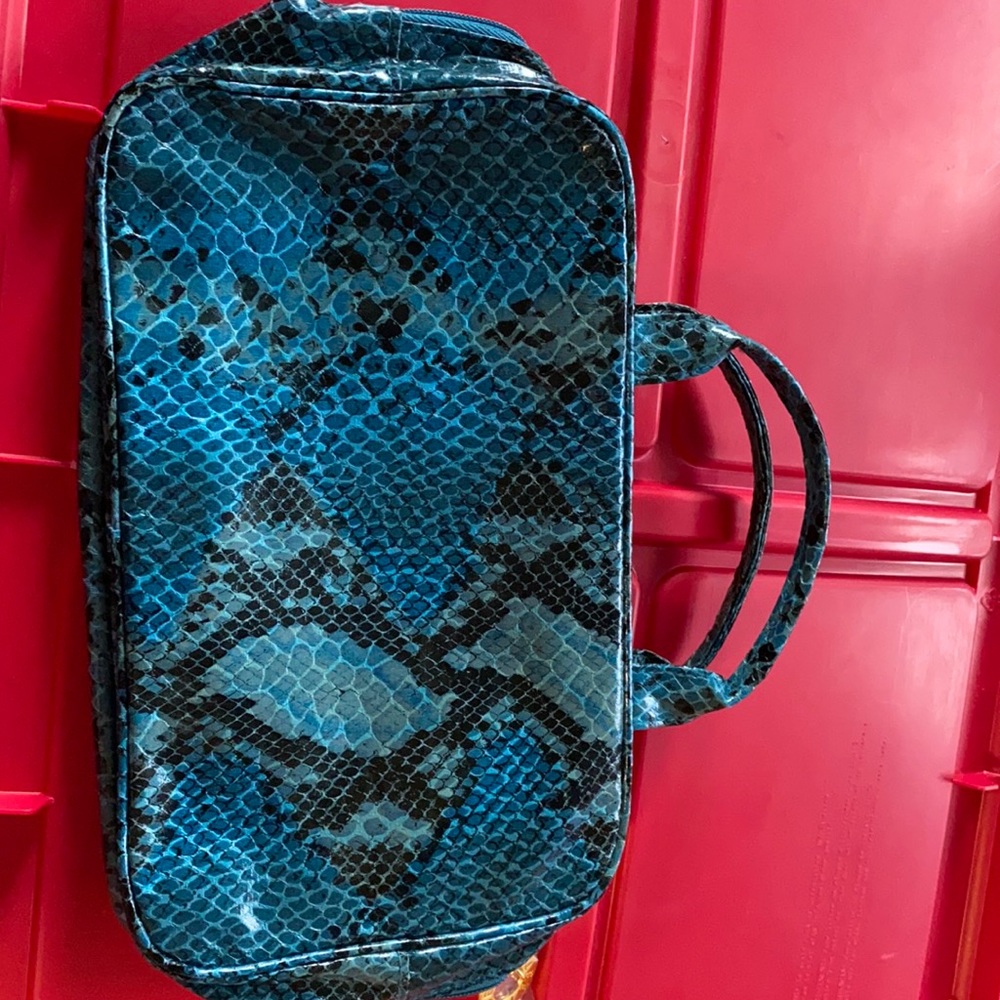 Estée Lauder cosmetic bag